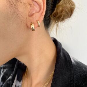 M JEWELERS NY Chunky Dainty Huggie Hoop Earrings